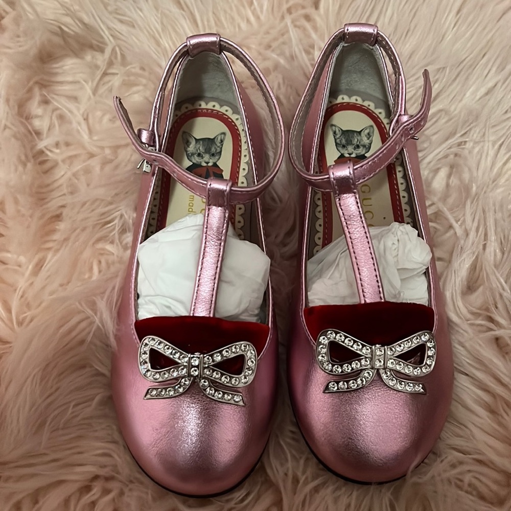 Gucci shoes size 25